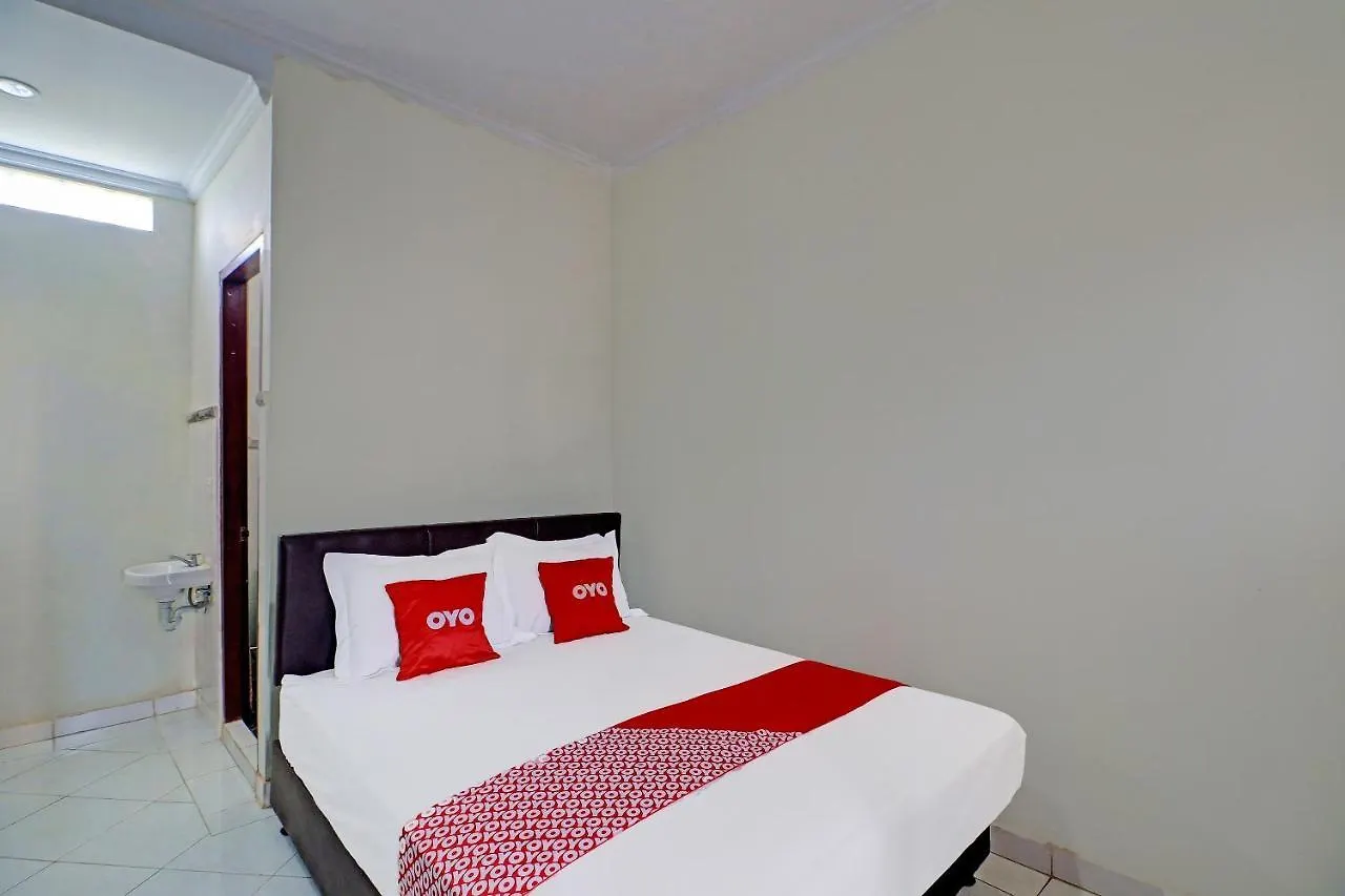 Oyo 91933 Puri Gana Residence Denpasar